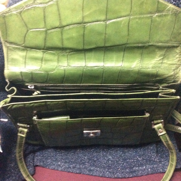 Dooney & Bourke Alligator Style Great Bag 15x10” - Picture 3 of 8